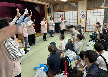 子育てフェスティバルでの主任児童委員・児童福祉部会によるサンサン体操