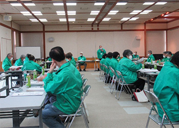 定例会の開催風景