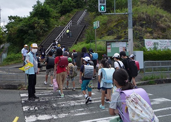 登校時の安全見守り